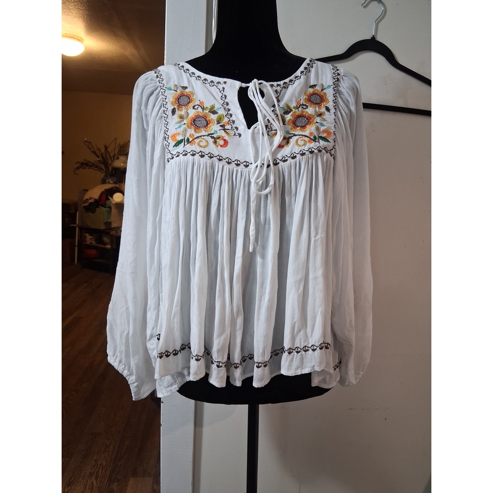 Farm Rio White Embroidered Sunflower Peasant Blouse Tie Neck Boho Top Brazil